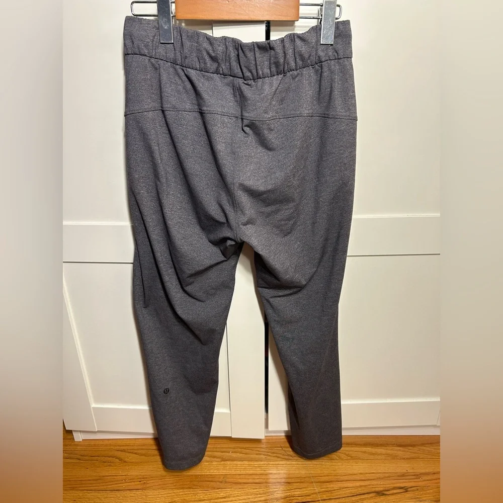 Lululemon on the fly pants size 6 - Picture 7 of 7